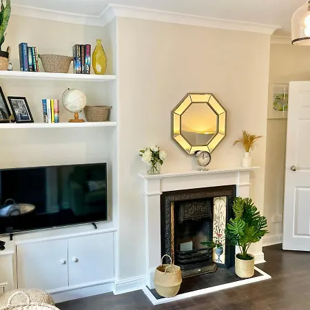 Within The Walls Feriehus *