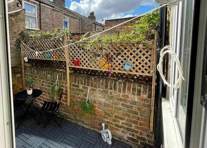 Within The Walls Feriehus *